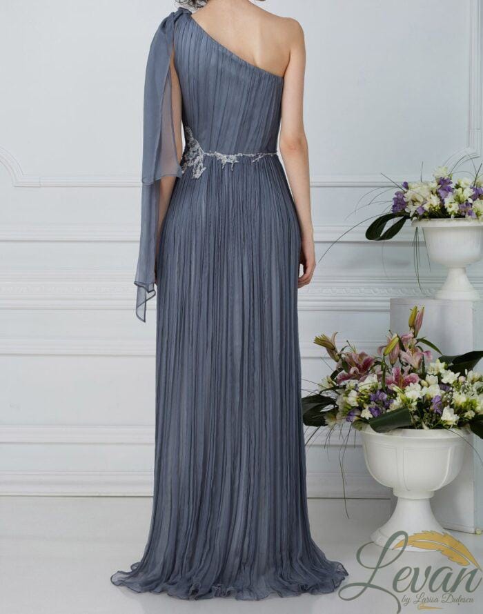 "L'Ariana" – Monospalla Plissettato con Ricami - immagine 4