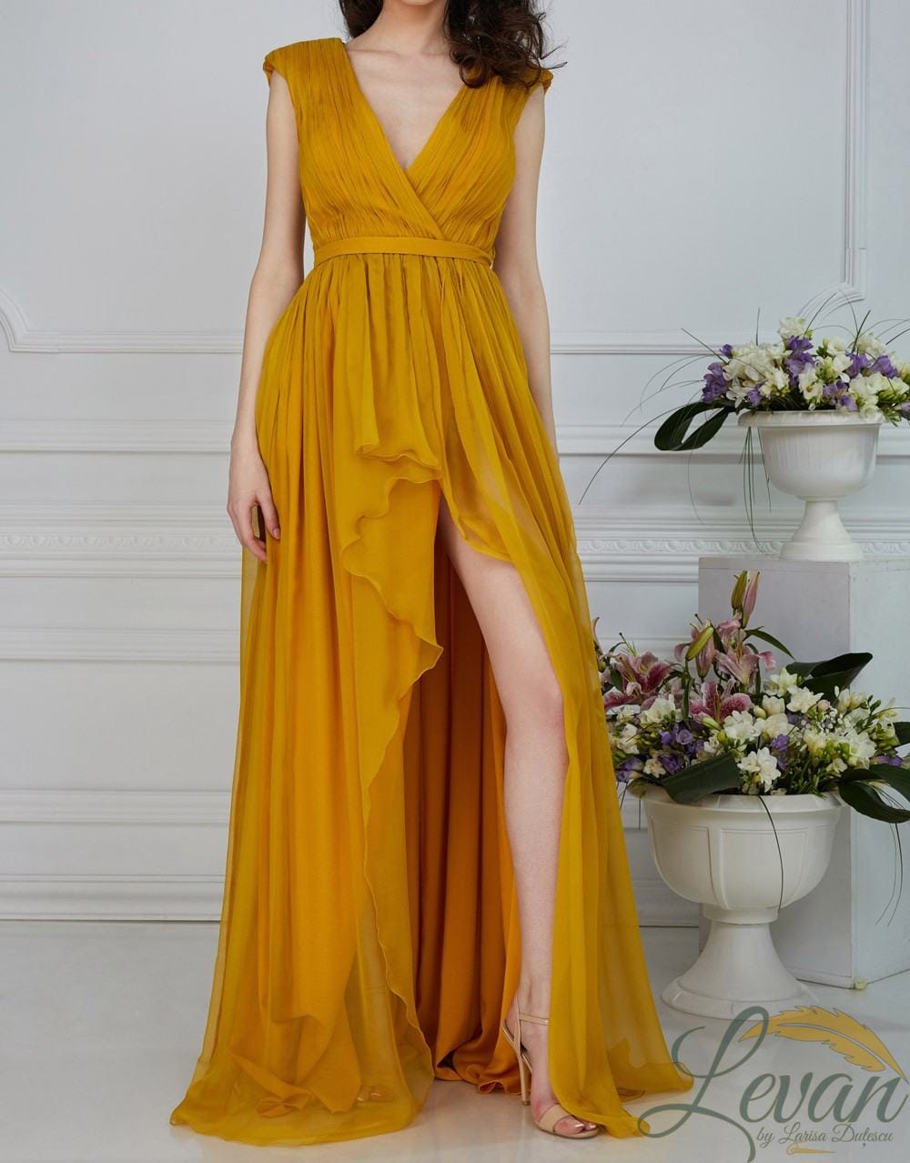 natalia2 "La Natalia" – In Chiffon di Seta Giallo Zafferano - immagine 1